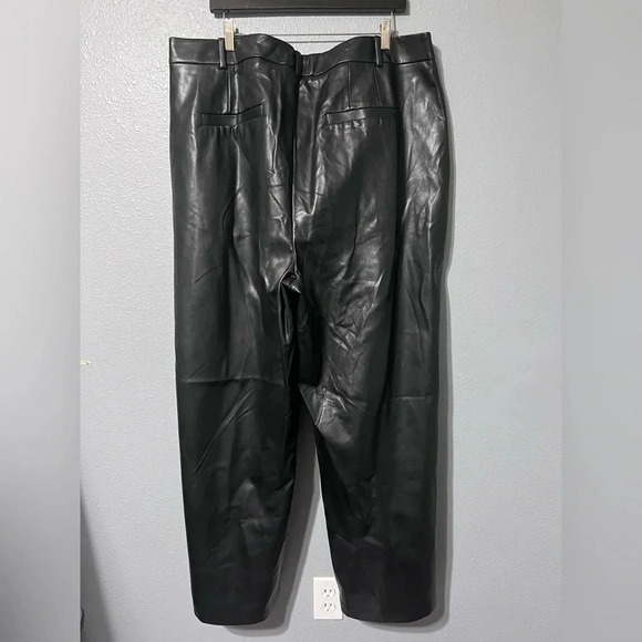 NWT Eloquii Faux Leather Pants Sz 22W Black Wide Leg Pleated Trouser Pockets NWT - Picture 2 of 6